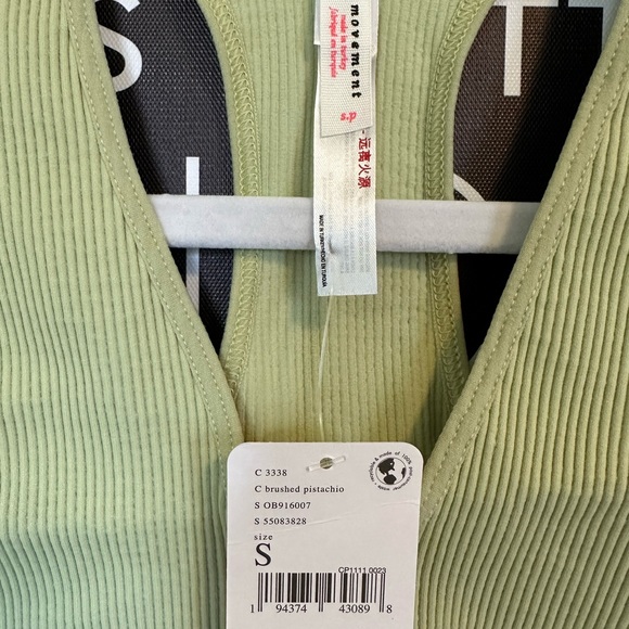 **NEW** FREE PEOPLE MOVEMENT CROP TOP in Pistachio Color - Picture 3 of 5